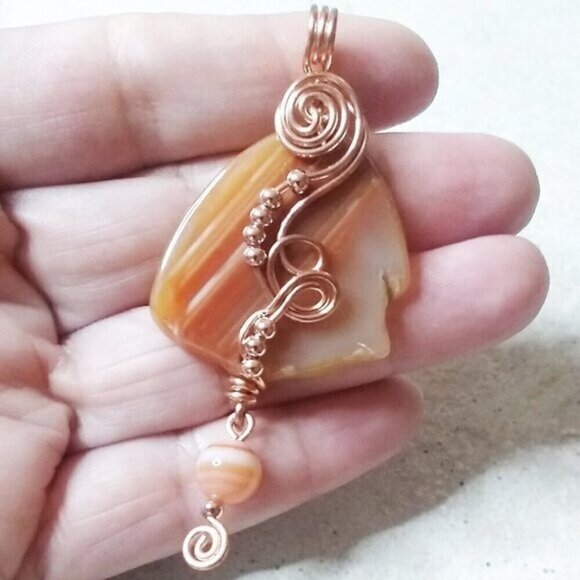 Rustic yet Elegant Contrasting Elements! Tough Banded Agate - Sleek Copper Wrap - Picture 5 of 16